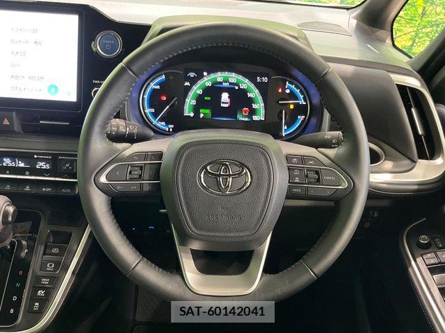 Toyota VOXY HYBRID 2023-07 8686909-11