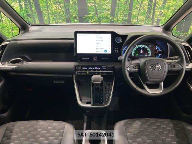 Toyota VOXY HYBRID 2023-07 8686909-1