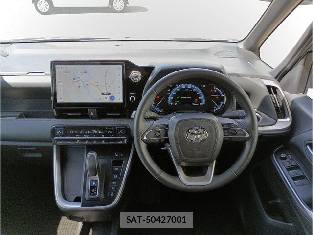Toyota VOXY HYBRID 2024-06 8686913-12