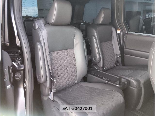 Toyota VOXY HYBRID 2024-06 8686913-7
