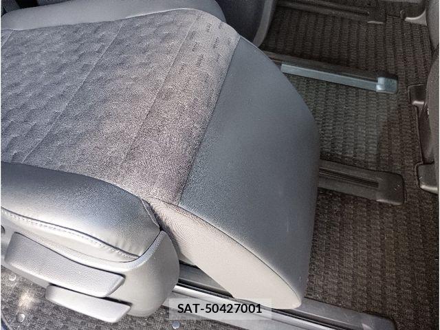 Toyota VOXY HYBRID 2024-06 8686913-8