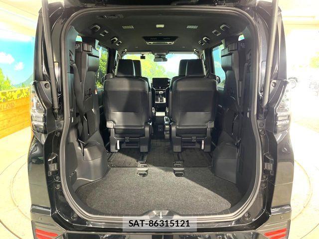 Toyota VOXY HYBRID 2023-02 8686911-10