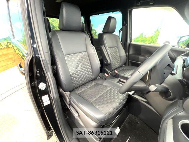 Toyota VOXY HYBRID 2023-02 8686911-7