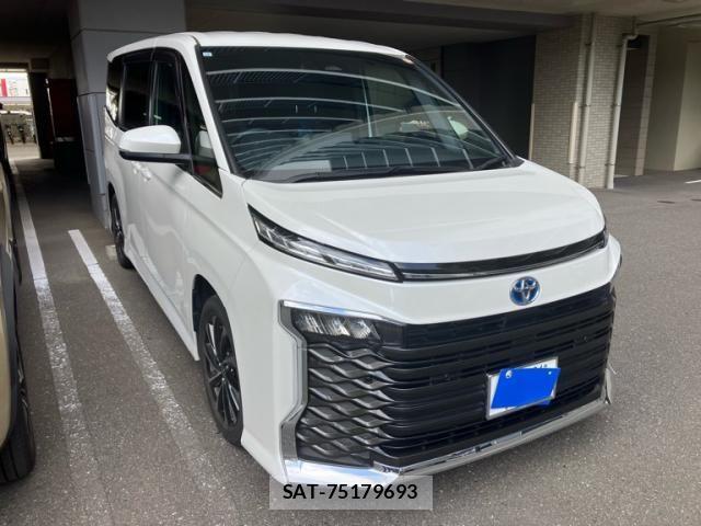 Toyota VOXY HYBRID 2023-10 8686912-1