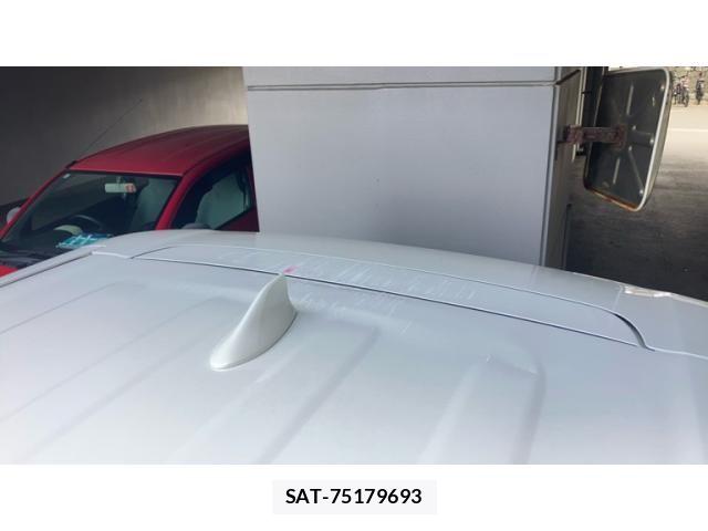 Toyota VOXY HYBRID 2023-10 8686912-23