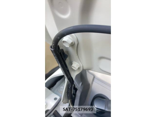 Toyota VOXY HYBRID 2023-10 8686912-27