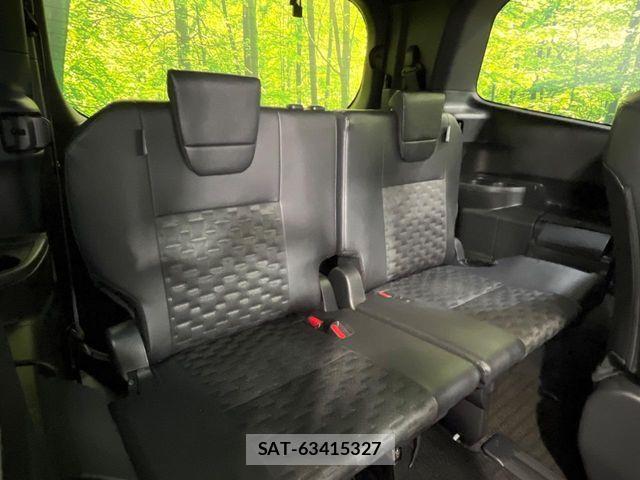 Toyota VOXY HYBRID 2024-02 8686907-9