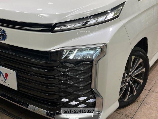 Toyota VOXY HYBRID 2024-02 8686907-12