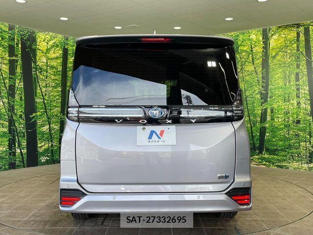 Toyota VOXY HYBRID 2025-08 8686905-15