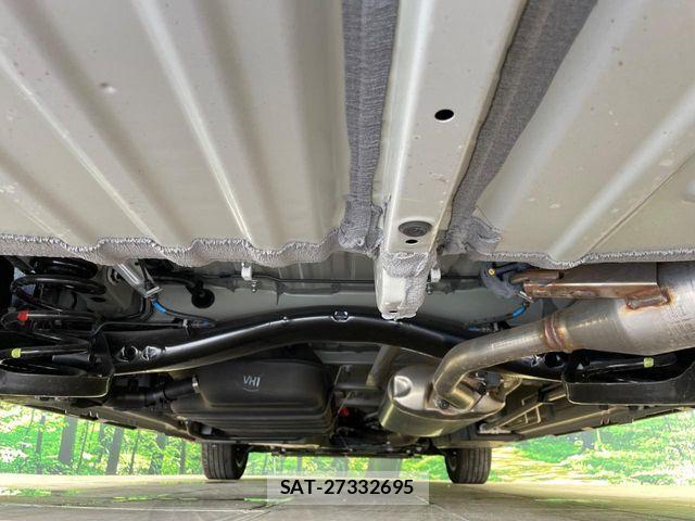 Toyota VOXY HYBRID 2025-08 8686905-19