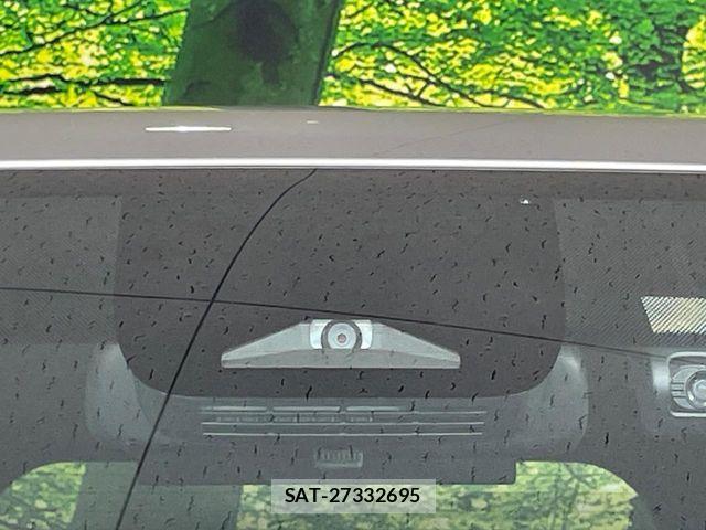Toyota VOXY HYBRID 2025-08 8686905-6