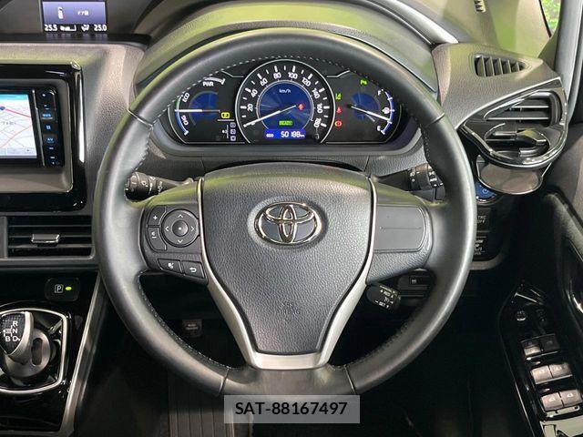 Toyota VOXY HYBRID 2019-11 8686914-11