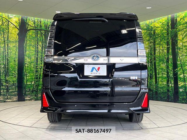 Toyota VOXY HYBRID 2019-11 8686914-15