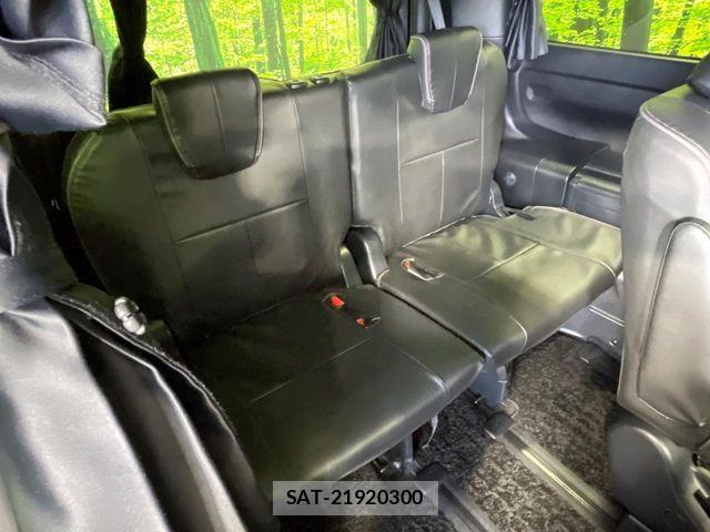 Toyota VOXY HYBRID 2018-01 8686915-9