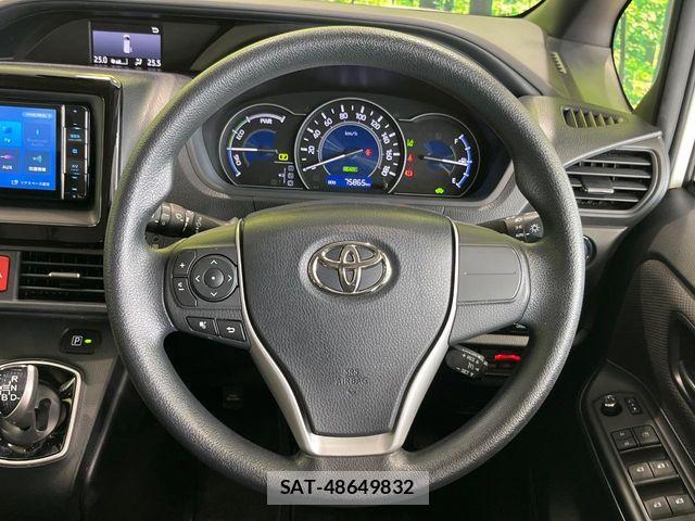 Toyota VOXY HYBRID 2017-11 8686917-10