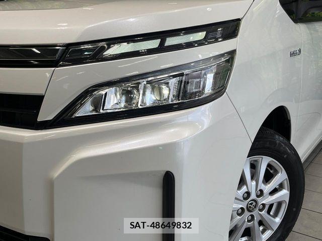 Toyota VOXY HYBRID 2017-11 8686917-11