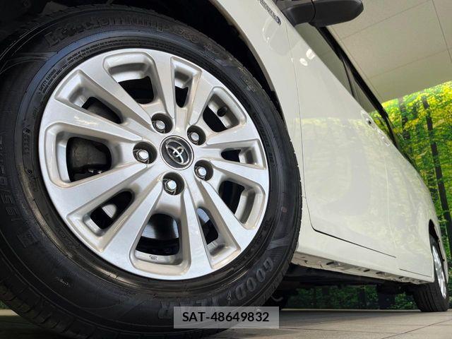 Toyota VOXY HYBRID 2017-11 8686917-12
