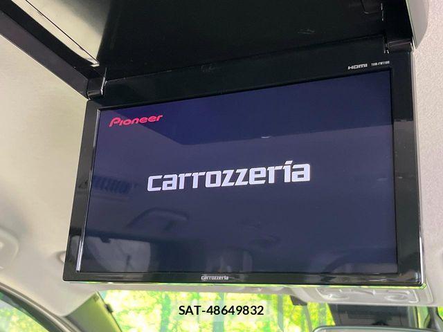 Toyota VOXY HYBRID 2017-11 8686917-3