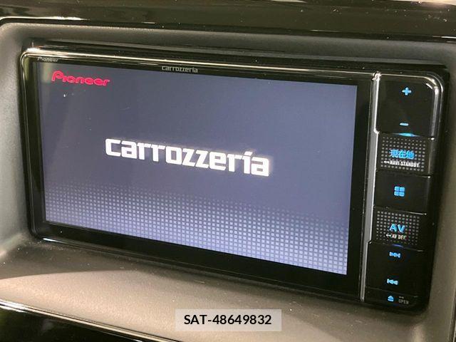 Toyota VOXY HYBRID 2017-11 8686917-4