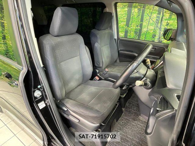 Toyota VOXY HYBRID 2014-03 8686918-7