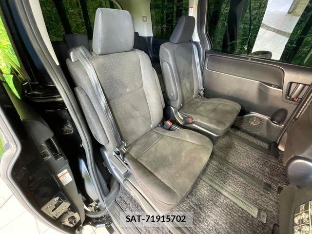 Toyota VOXY HYBRID 2014-03 8686918-8