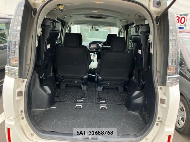 Toyota VOXY HYBRID 2014-07 8746811-11
