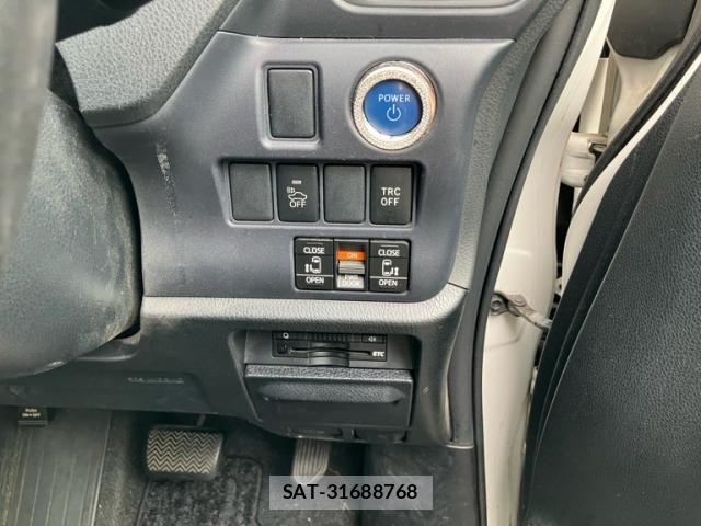 Toyota VOXY HYBRID 2014-07 8746811-15