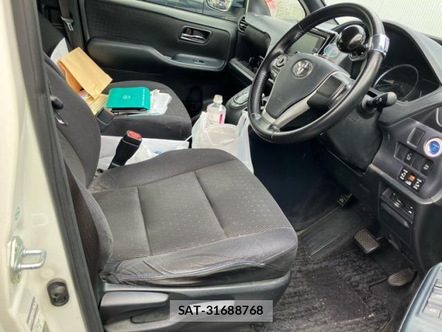 Toyota VOXY HYBRID 2014-07 8746811-16