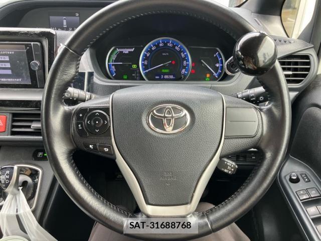 Toyota VOXY HYBRID 2014-07 8746811-17