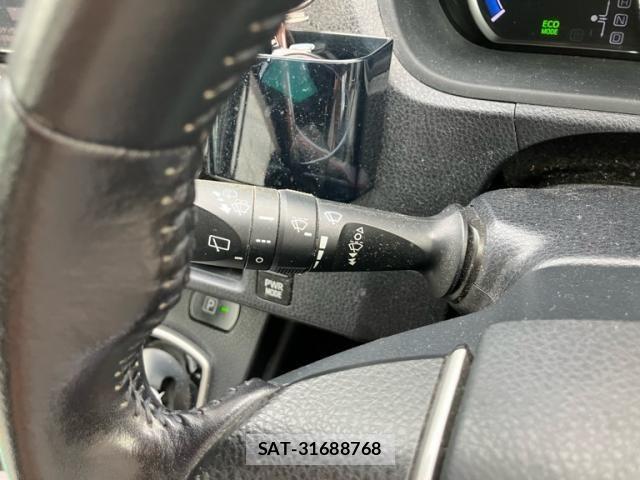 Toyota VOXY HYBRID 2014-07 8746811-18