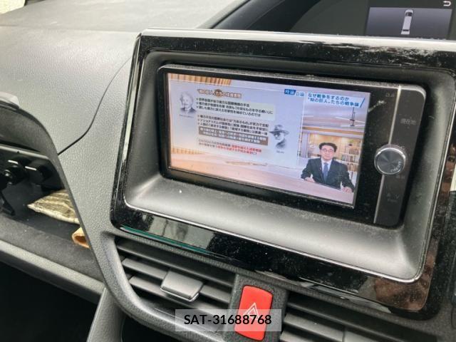 Toyota VOXY HYBRID 2014-07 8746811-20