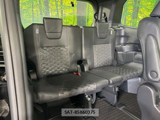 Toyota VOXY HYBRID 2023-06 8746794-9