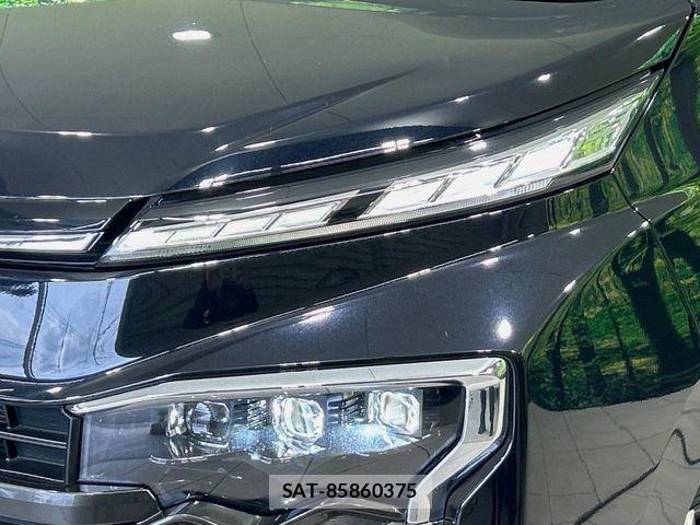 Toyota VOXY HYBRID 2023-06 8746794-12