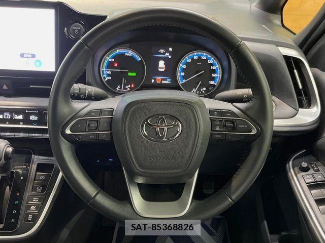Toyota VOXY HYBRID 2023-10 8746798-12