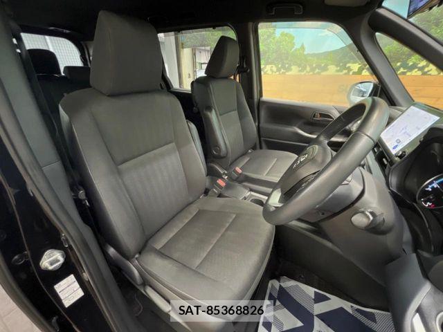 Toyota VOXY HYBRID 2023-10 8746798-8