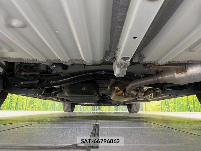 Toyota VOXY HYBRID 2024-02 8746795-19