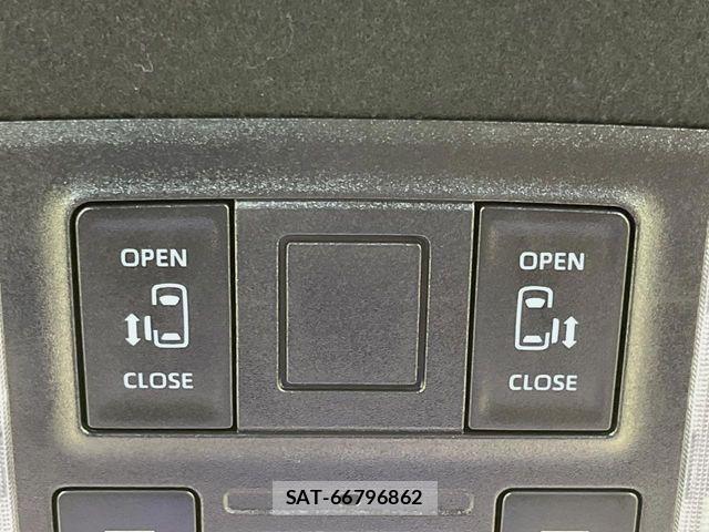 Toyota VOXY HYBRID 2024-02 8746795-4