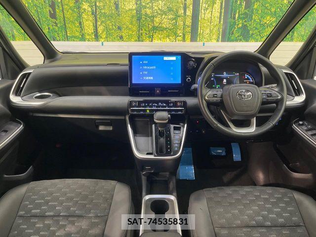 Toyota VOXY HYBRID 2024-01 8746776-1