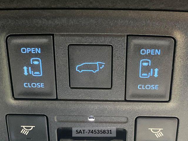 Toyota VOXY HYBRID 2024-01 8746776-6