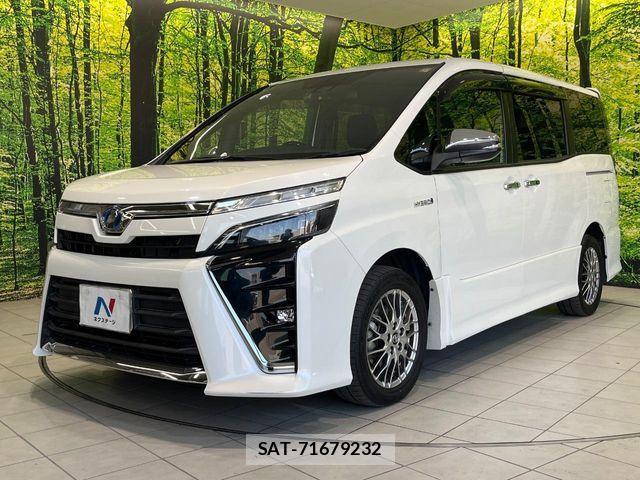Toyota VOXY HYBRID 2018-05 8746802-14