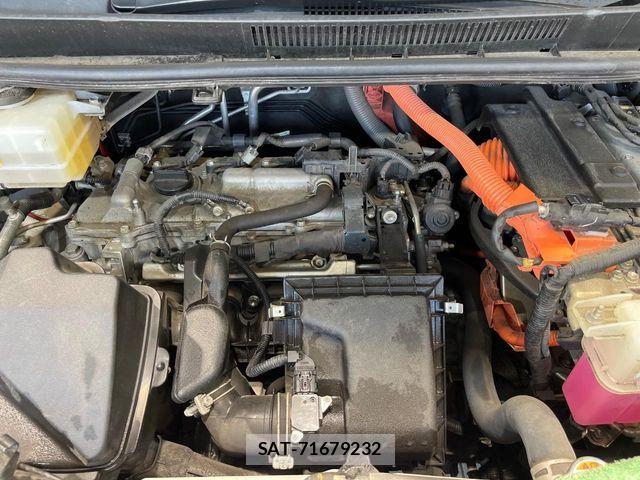 Toyota VOXY HYBRID 2018-05 8746802-18