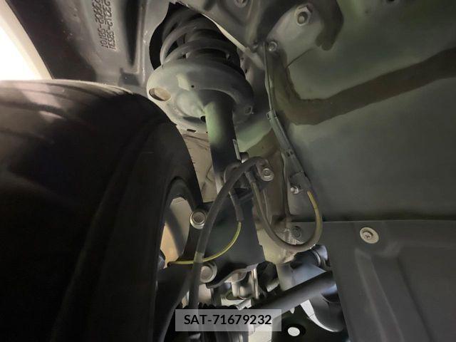 Toyota VOXY HYBRID 2018-05 8746802-19
