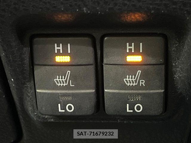 Toyota VOXY HYBRID 2018-05 8746802-7