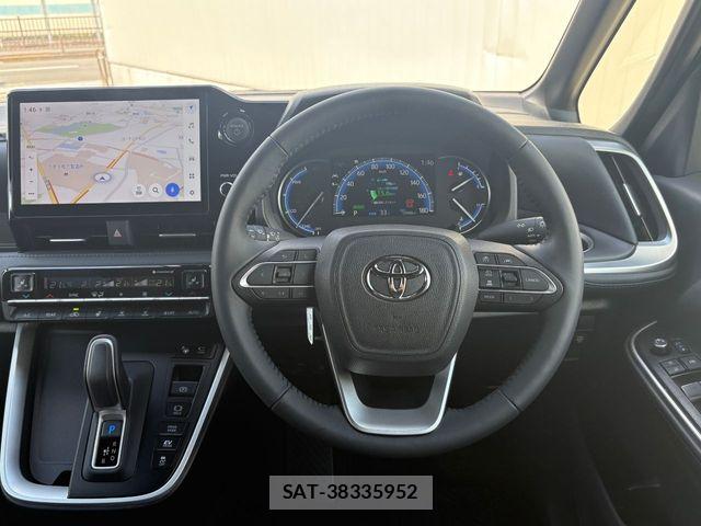 Toyota VOXY HYBRID 2024-08 8746762-1
