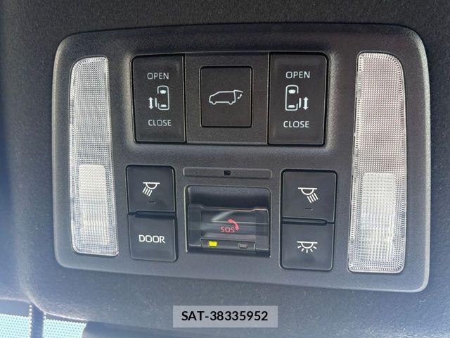 Toyota VOXY HYBRID 2024-08 8746762-20