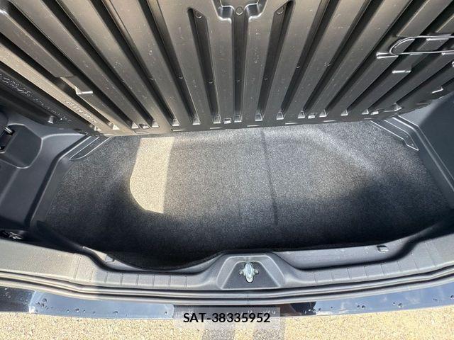 Toyota VOXY HYBRID 2024-08 8746762-25