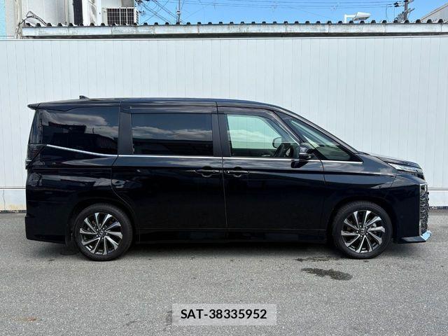 Toyota VOXY HYBRID 2024-08 8746762-27