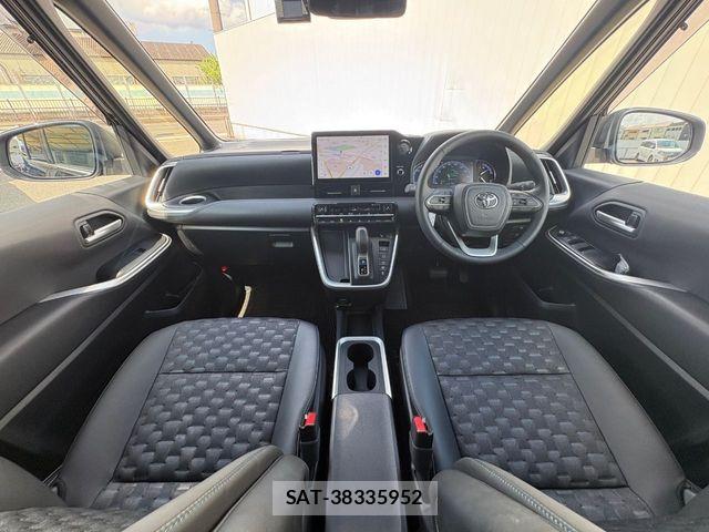 Toyota VOXY HYBRID 2024-08 8746762-8