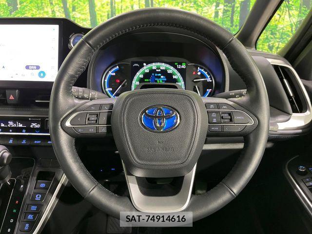 Toyota VOXY HYBRID 2022-10 8746788-11