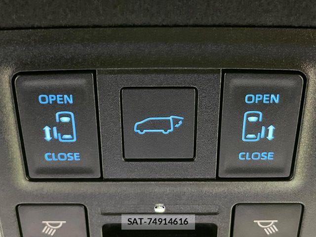 Toyota VOXY HYBRID 2022-10 8746788-5